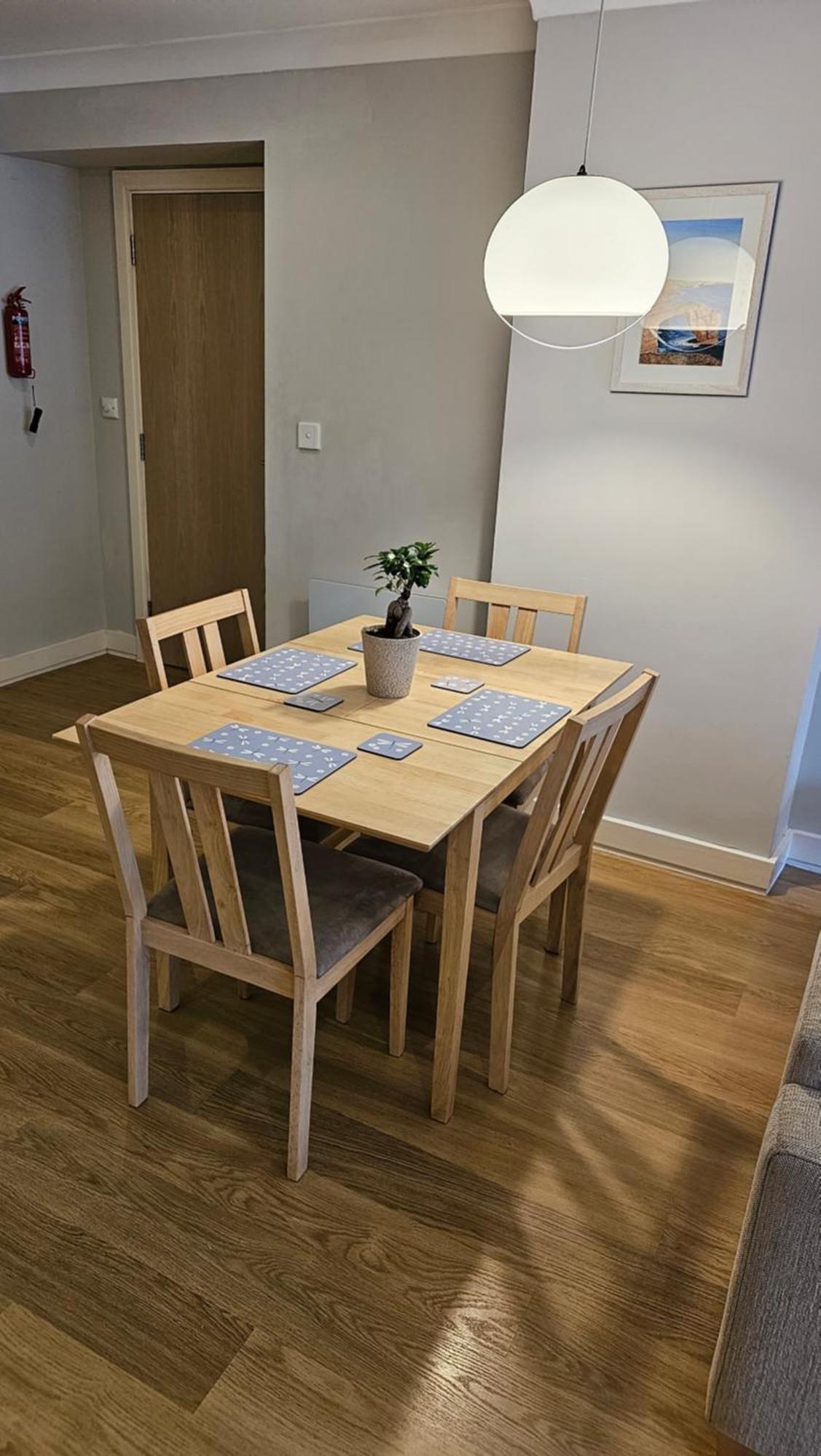 Castle Pond House Apartment Пембрук Екстериор снимка