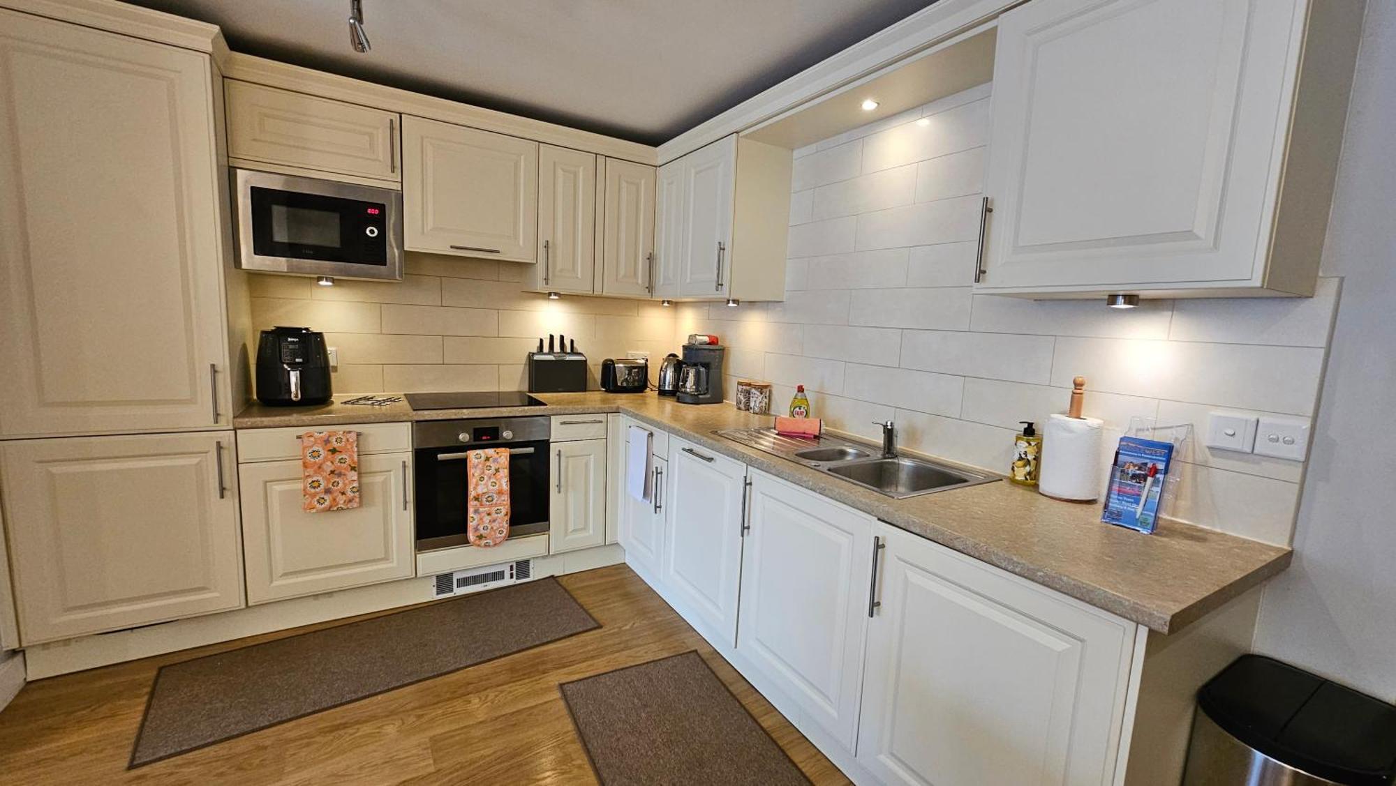 Castle Pond House Apartment Пембрук Екстериор снимка